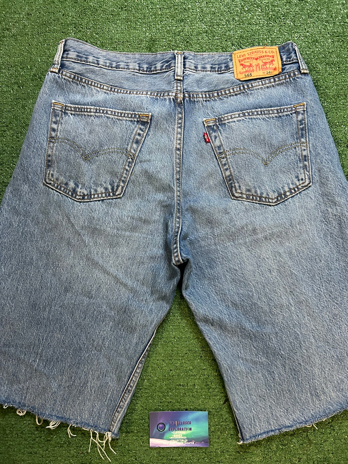 Levi 565 light wash Jean shorts
