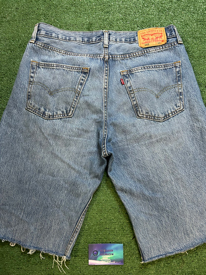 Levi 565 light wash Jean shorts