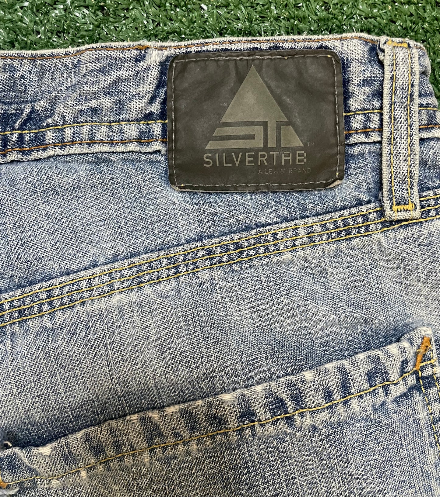 Vintage Levi Silvertab light wash Jeans