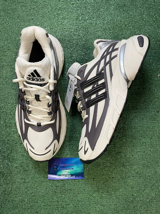 Adidas Adistar Grey starta