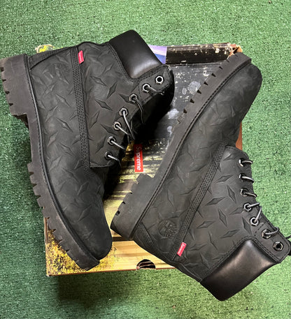 Supreme X timberland black diamond plate size 10men/11.5women