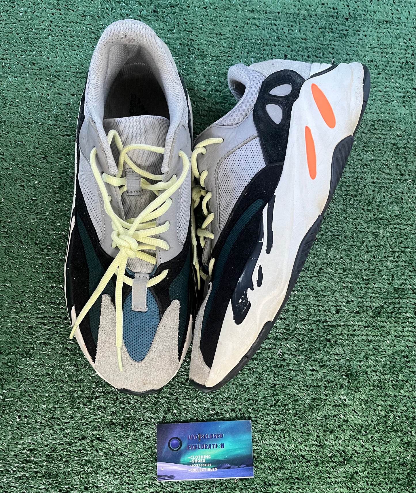 Adidas Yeezy Boost 700 Wave Runner size 12men/13.5women