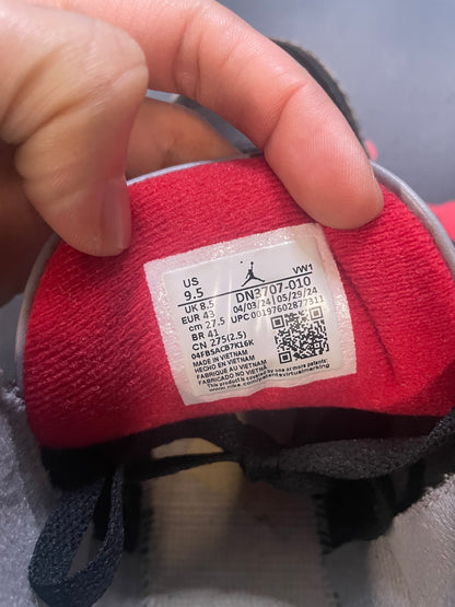 Air Jordan Retro 3 black cement reimagined size 9.5men/11women