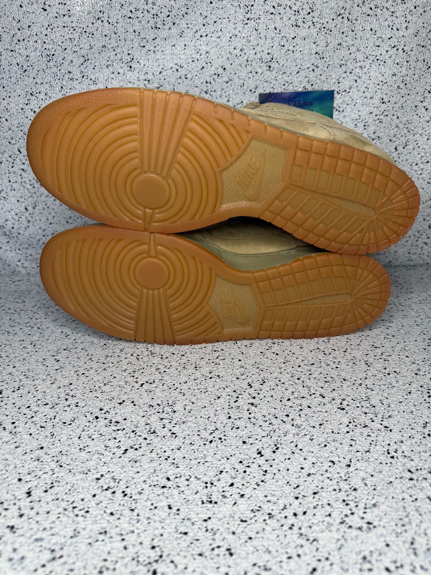 Nike Dunk SB Low Parachute Beige