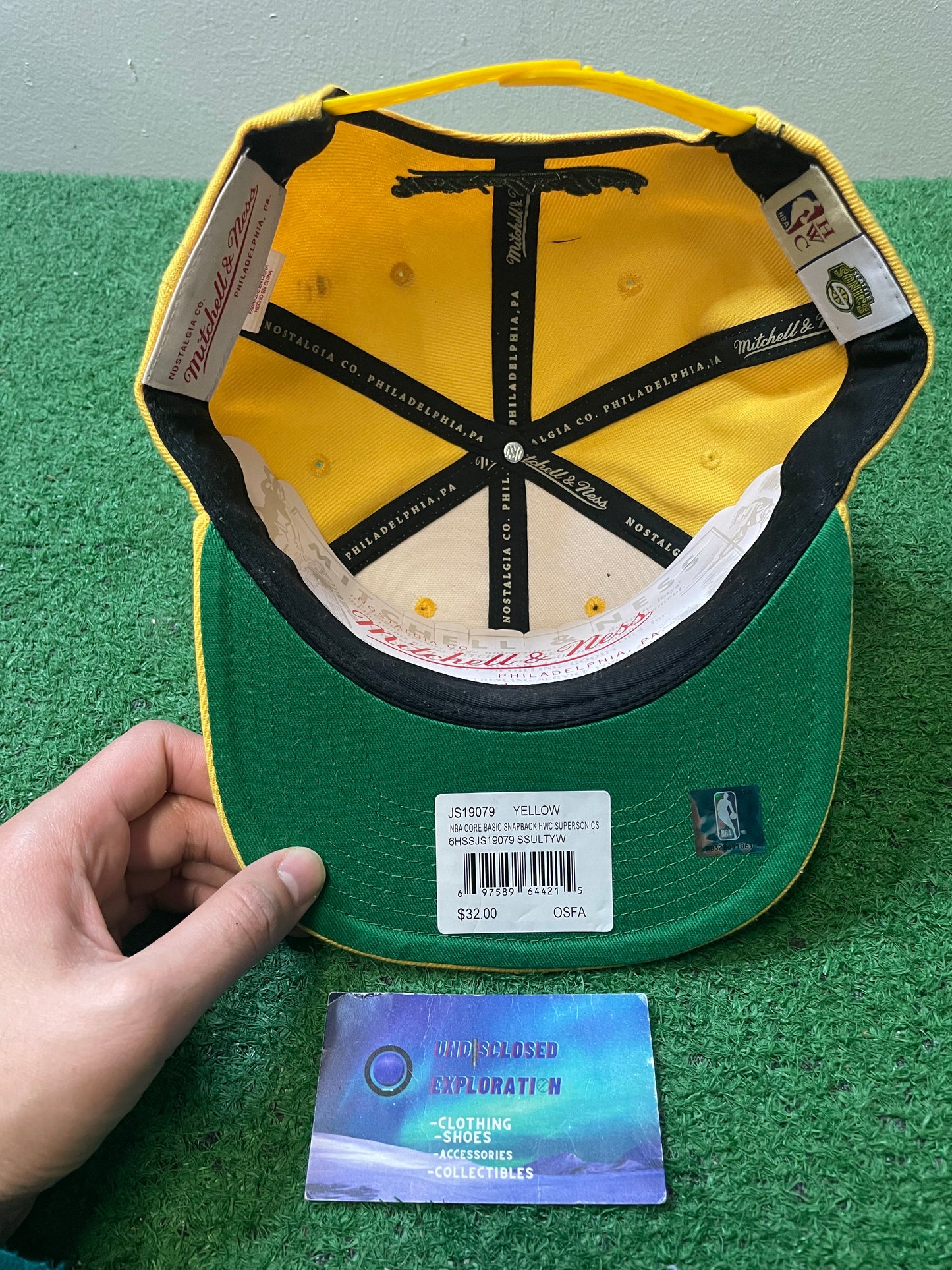 Seattle Sonics yellow and green Mitchell & Ness hat