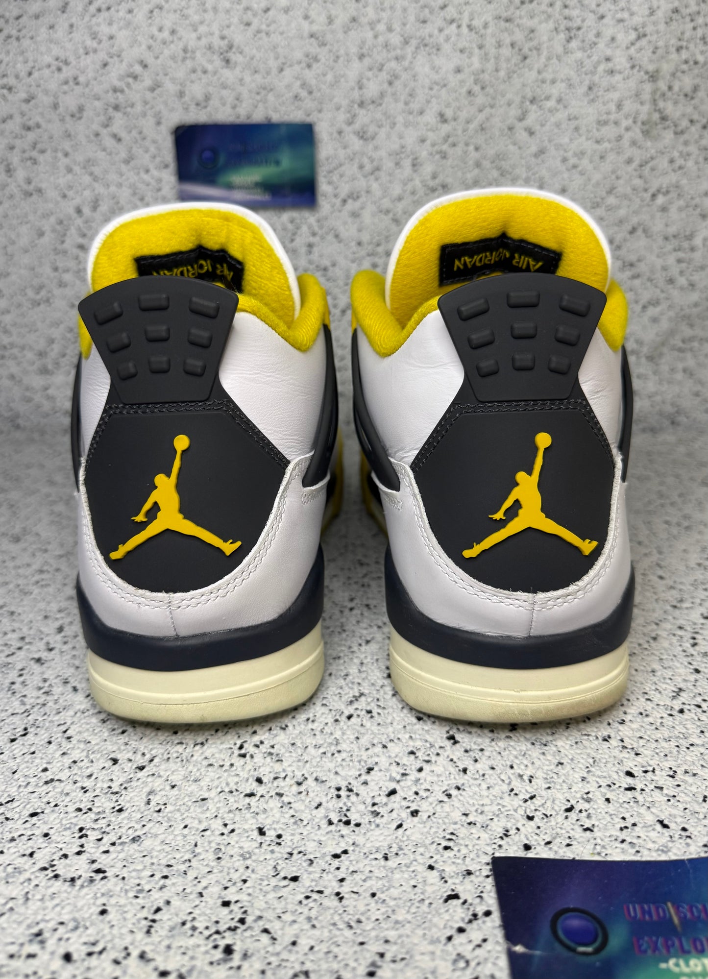 Jordan 4 Sulfur 9.5 Men/11 Women “Preowned”