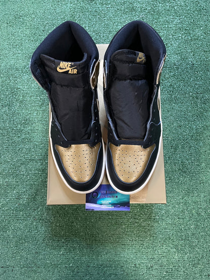 Air Jordan 1 high black metallic gold