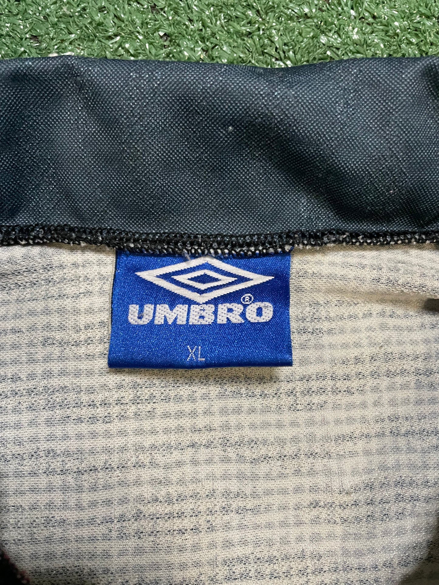 Vintage 1995/1996 Manchester United away Umbro shirt