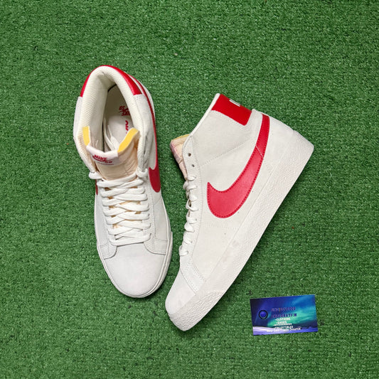 Nike SB Blazer Mid Summit White Red 9.5 Men “Preowned”
