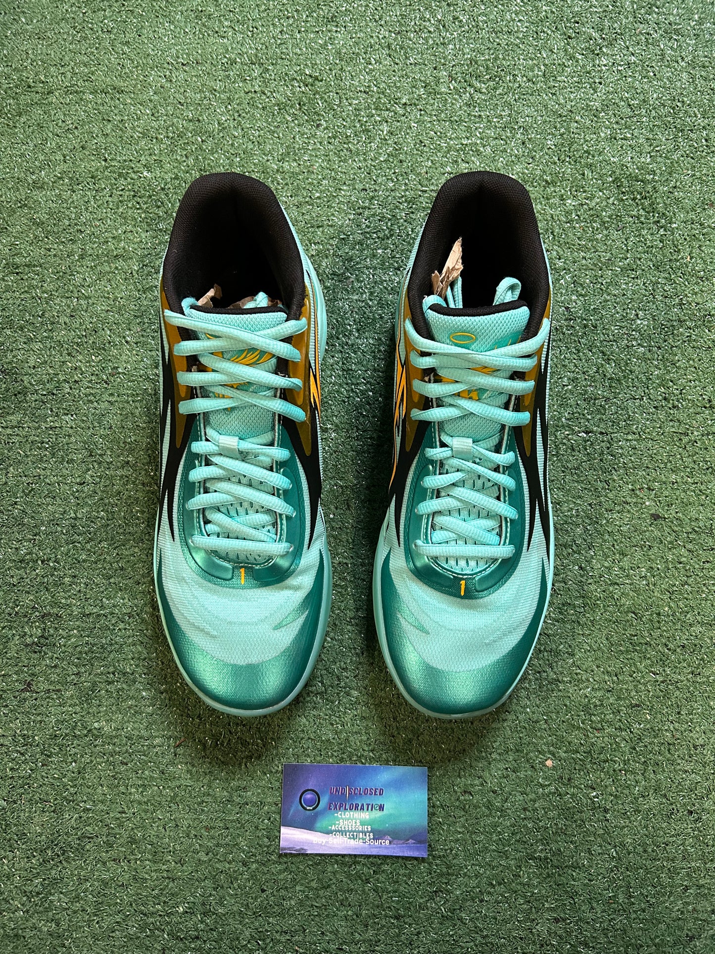 Puma lamelo ball MB.02 honeycomb size 9.5men/11women