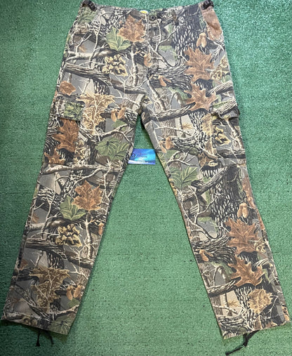 Leave camo cargo pants