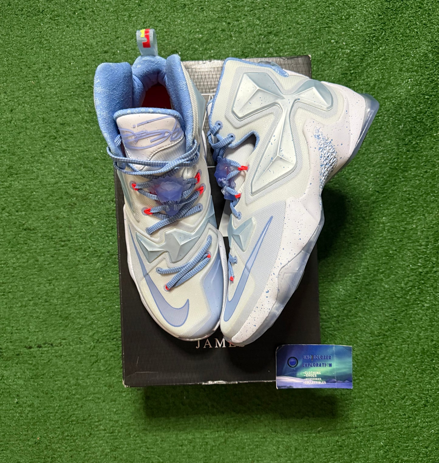 Nike LeBron 13 Christmas