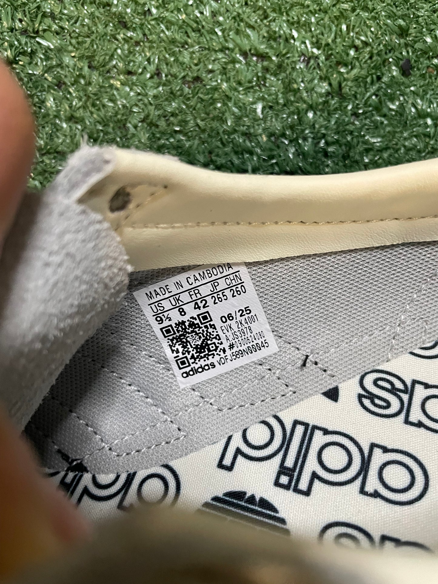 Adidas SL 72 off white core black gum