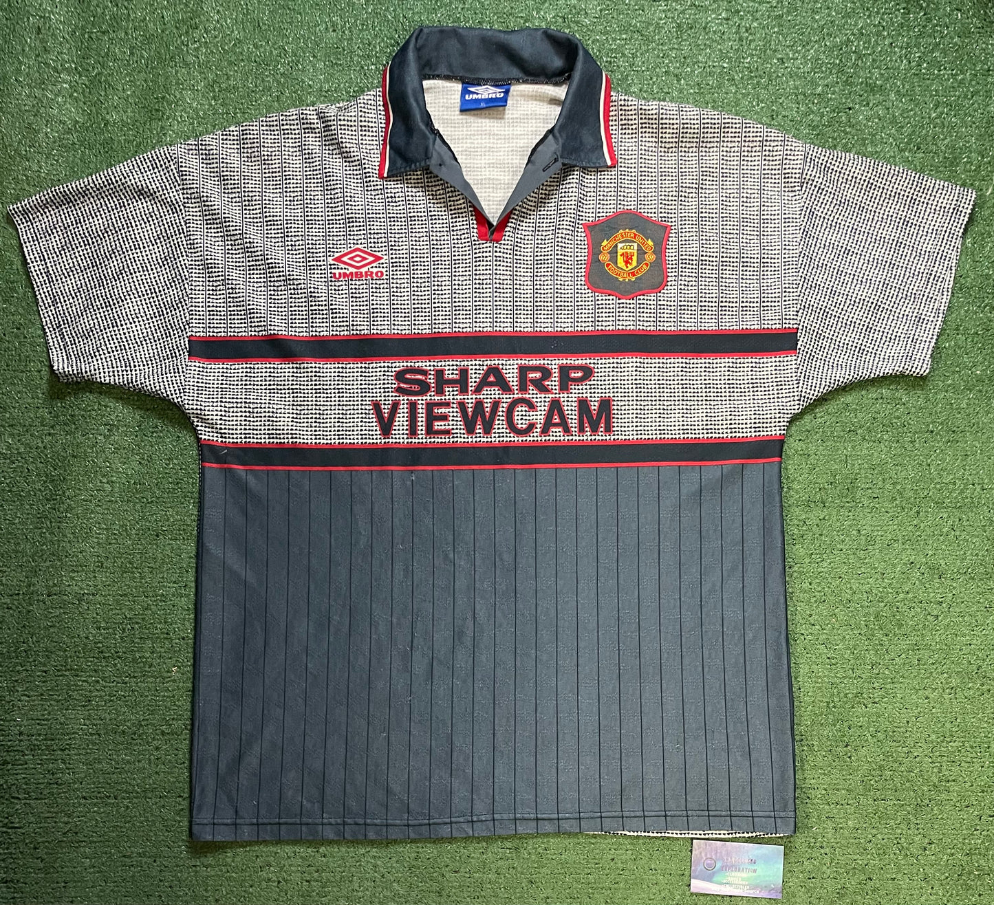 Vintage 1995/1996 Manchester United away Umbro shirt