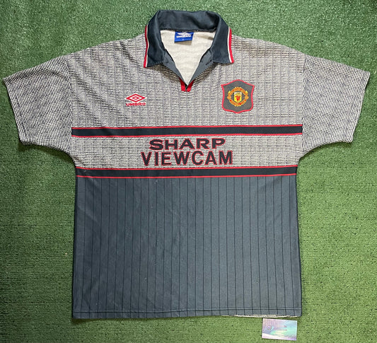 Vintage 1995/1996 Manchester United away Umbro shirt