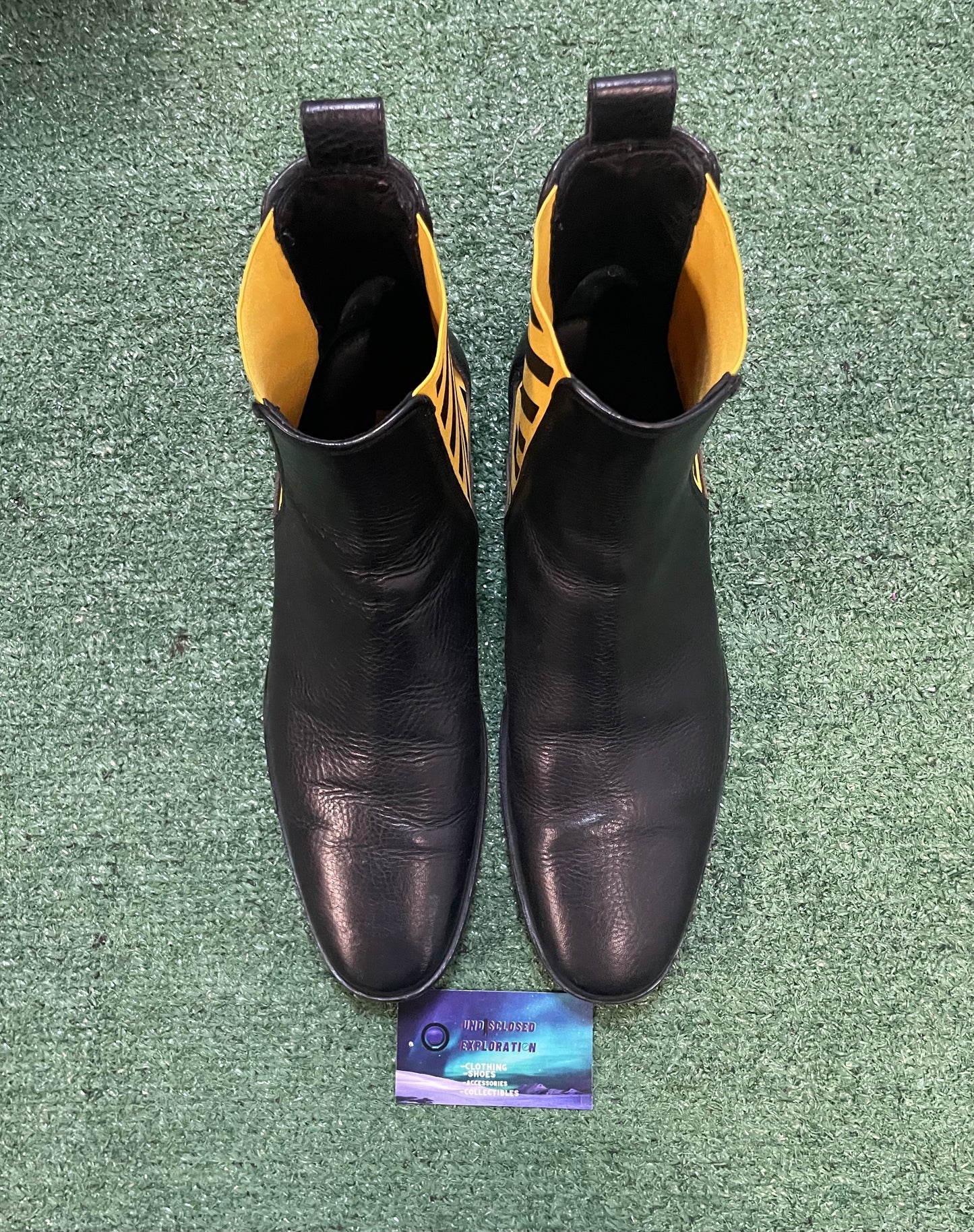Off White leather diagonal Chelsea boots size 9men/10.5women(EU 42)