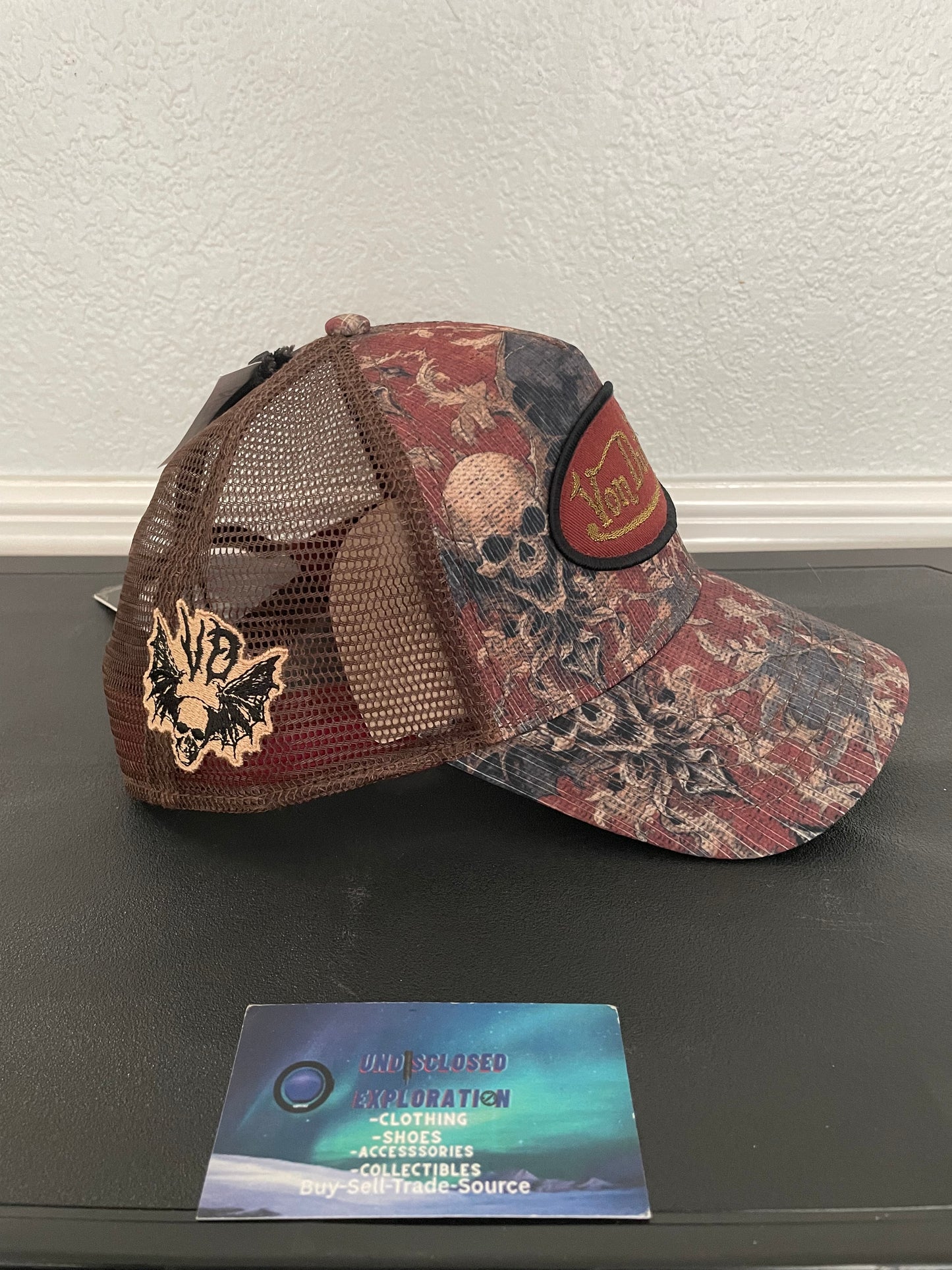 Von Dutch tapestry burgundy hat