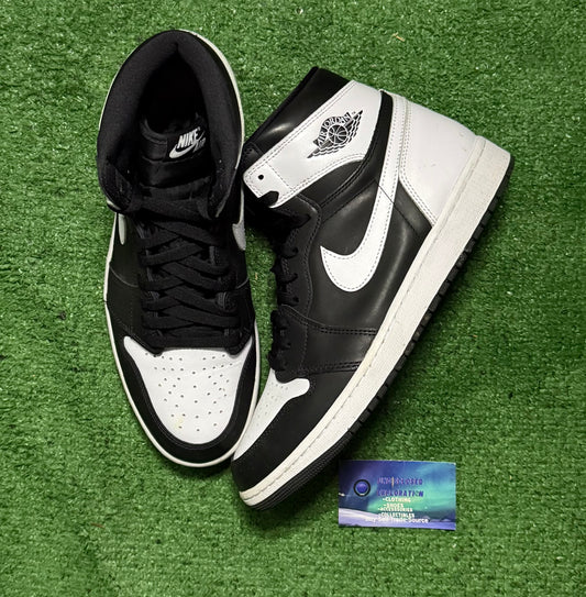 Jordan 1 Black White 12 Men/13.5 Women “Preowned”