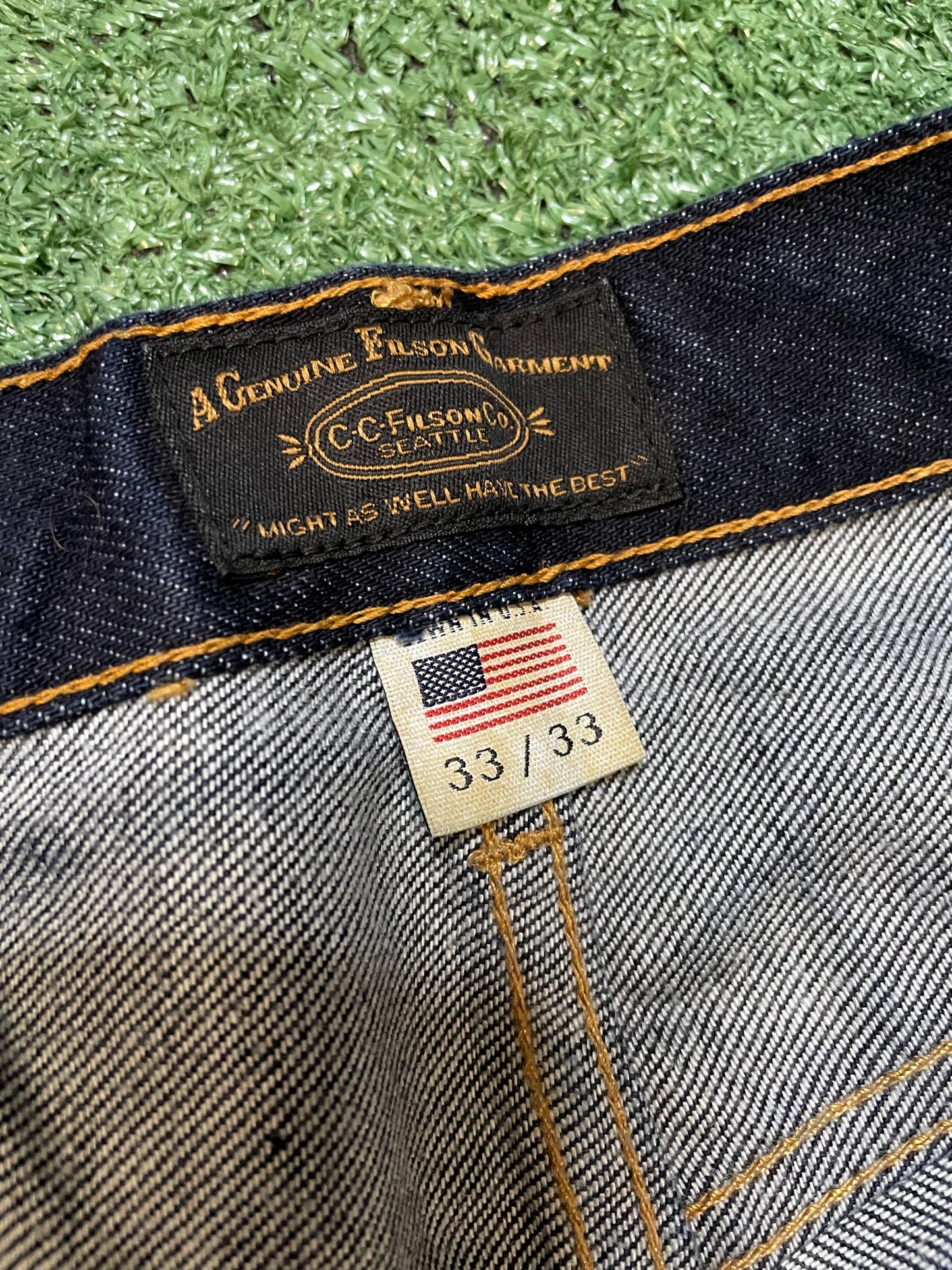 Filson Muleskinner raw indigo jeans