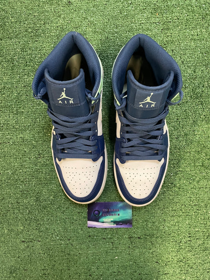 Jordan 1 mid blue mint size 9.5men/11women