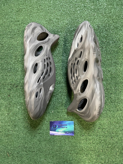 Yeezy foam runner MX Granite size 12men/13.5women