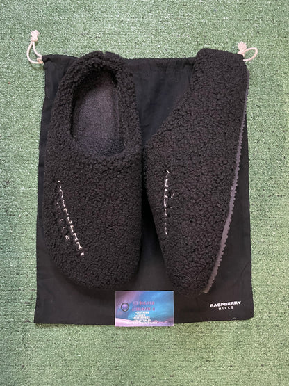 Gv Gallery Raspberry Hills Stacy from the woods slides size 13men/14.5women