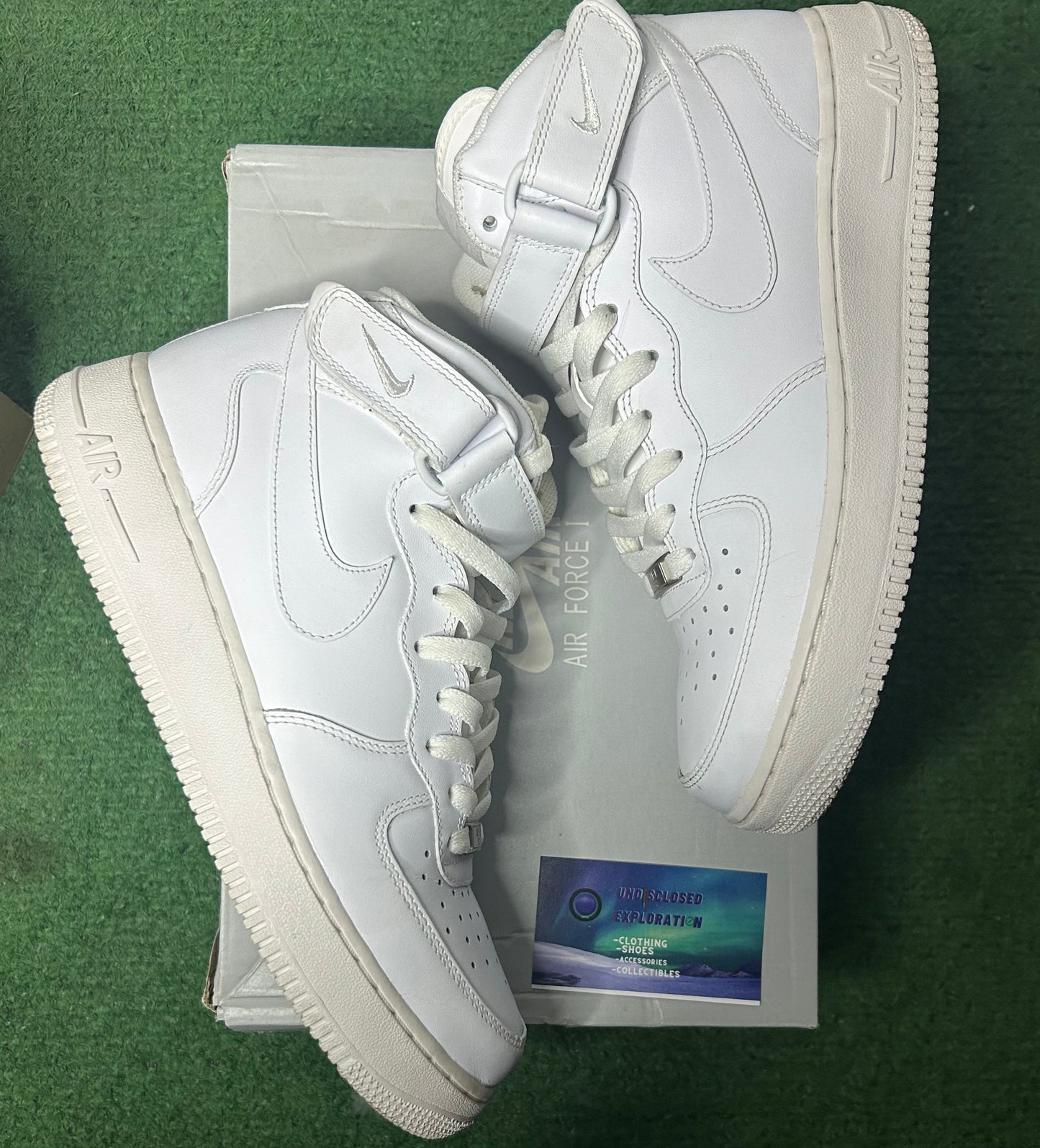 Nike Air Force 1 mid size 9men/10.5women