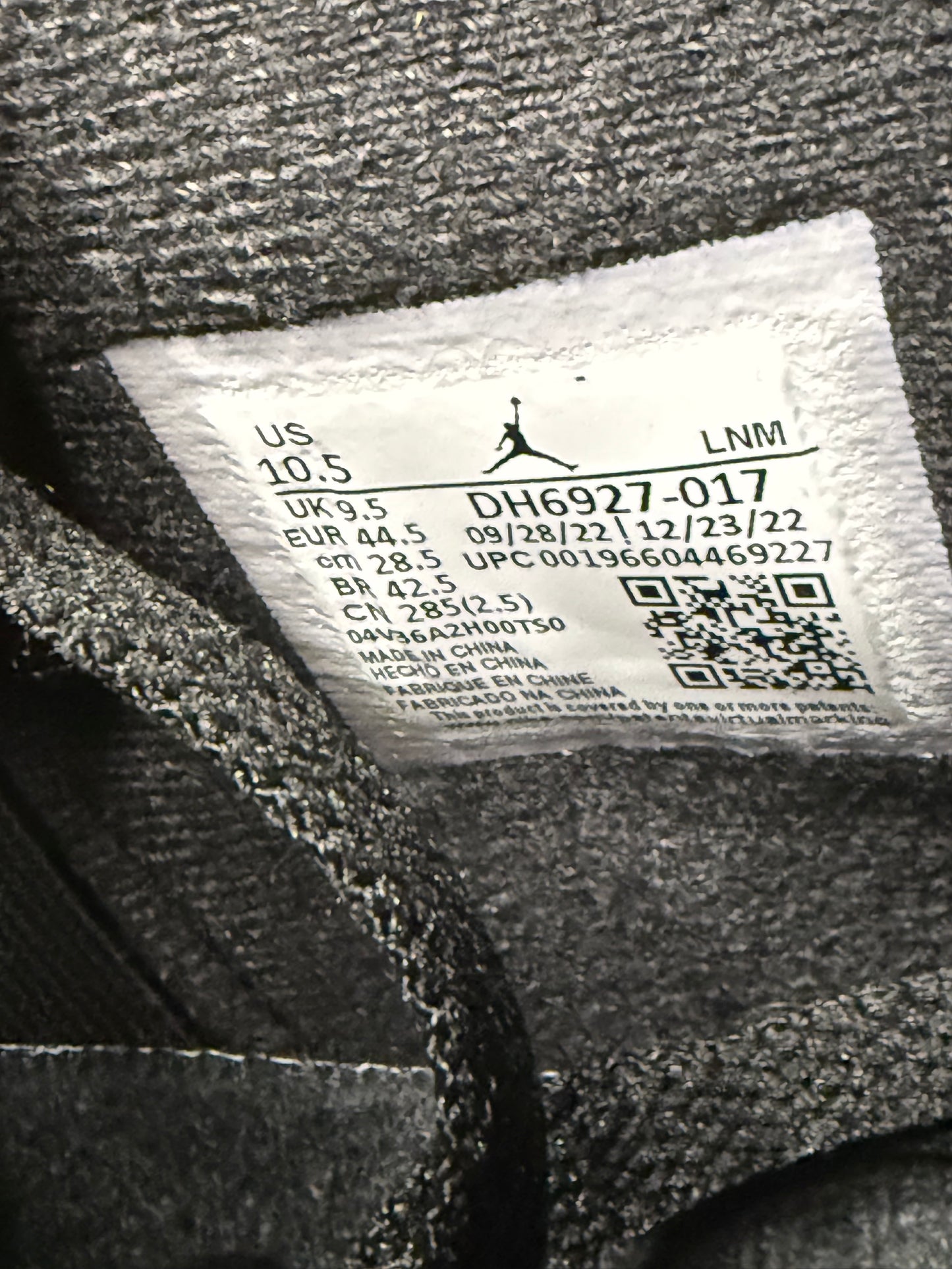 Jordan 4 Thunder 10.5 Men/12 Women “Preowned”