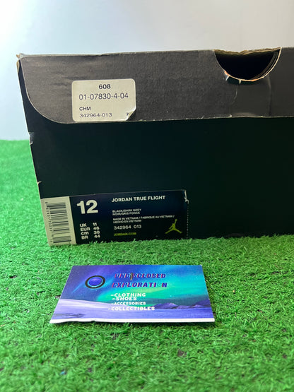 Jordan True Flight black size 12men/13.5women