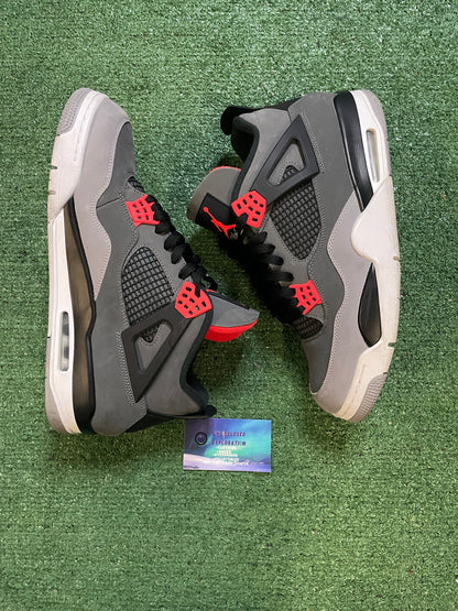 Air Jordan 4 Retro Infared size 12men/13.5women