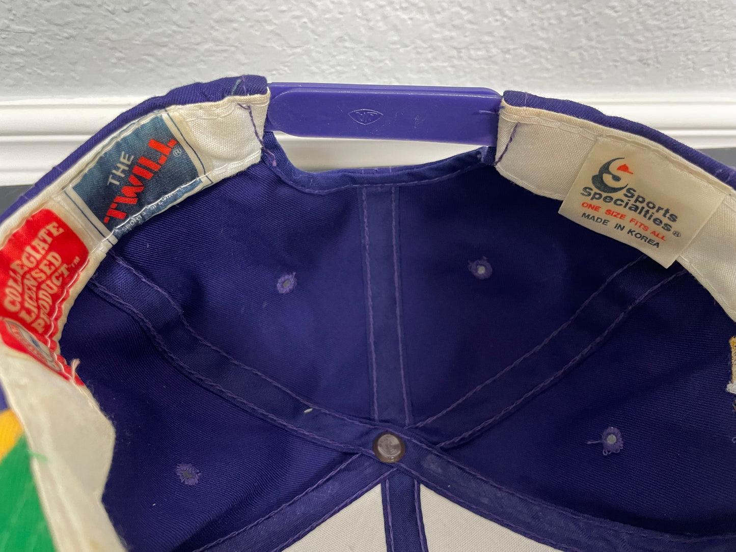 Vintage 1990s UW university of Washington Huskies sports specialties script hat