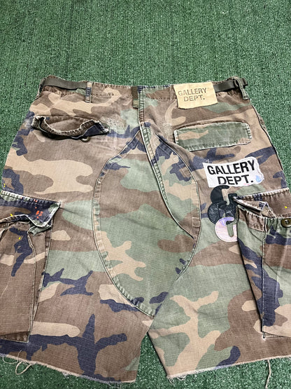 Gallery Dept G patch camouflage shorts