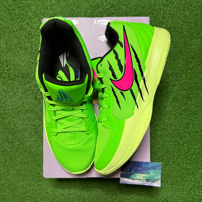 Ja 2 Scratch Pink Green Pink 10.5 Men “Preowned”