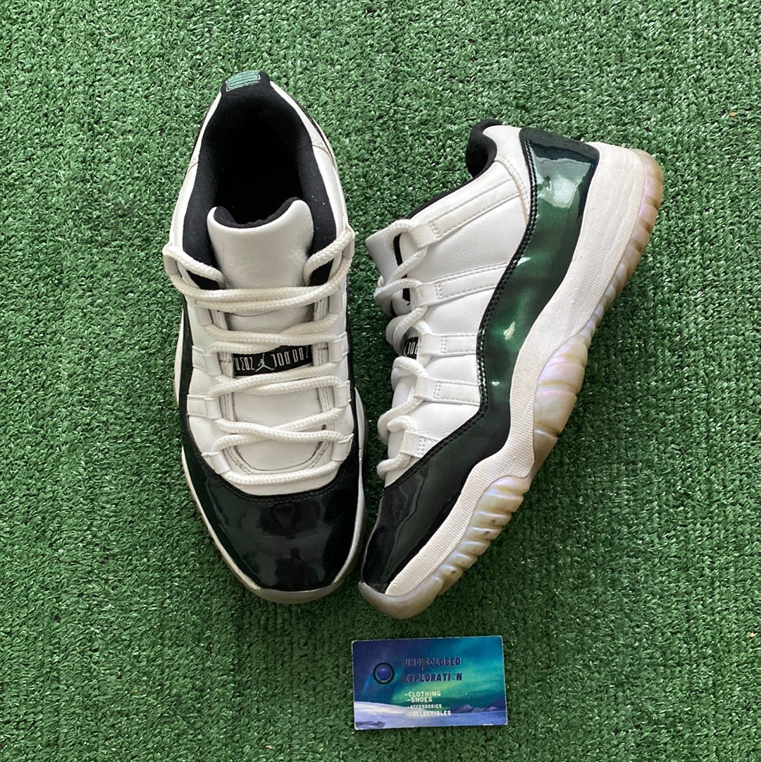 Jordan retro 11 low “Emerald” size 8.5men/10women