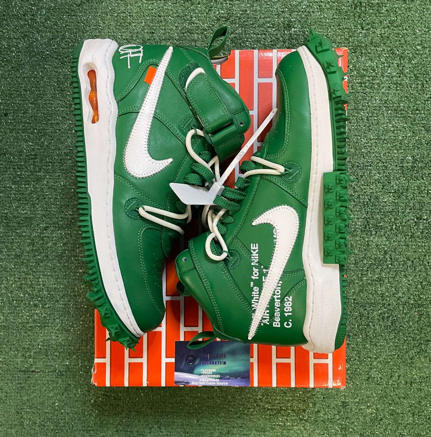 Off white X Nike Air Force 1 Mid pine green size 11men/12.5women