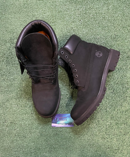 Timberland 6 Inch Black boot size 11men/12.5women