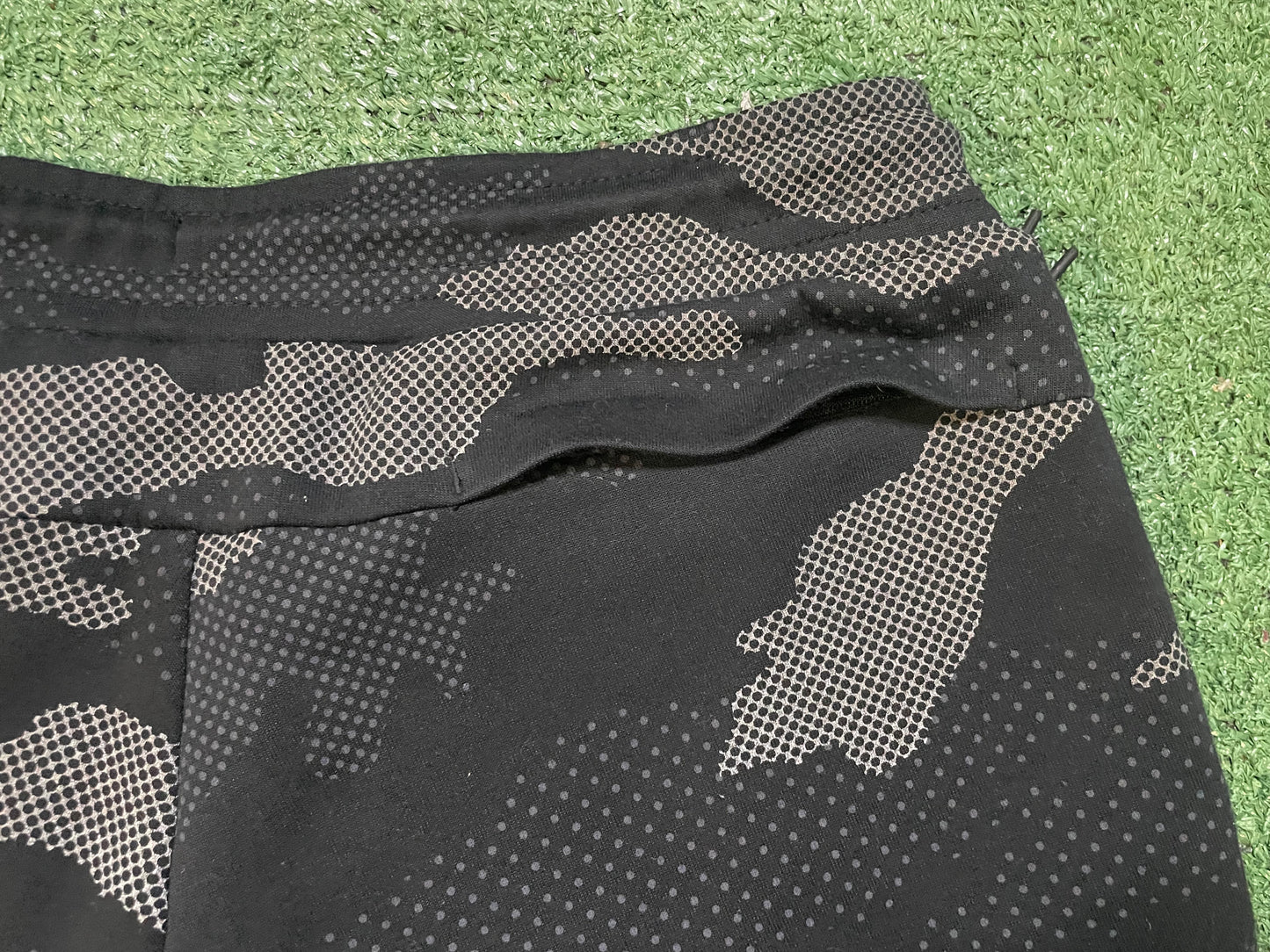 Nike tech fleece hero camo pants