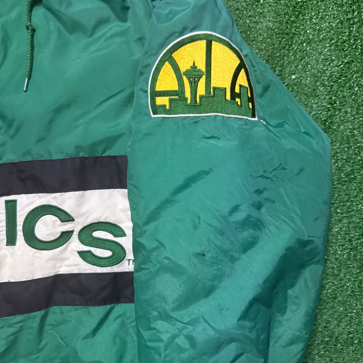 Vintage 1990s Seattle SuperSonics Apex Jacket