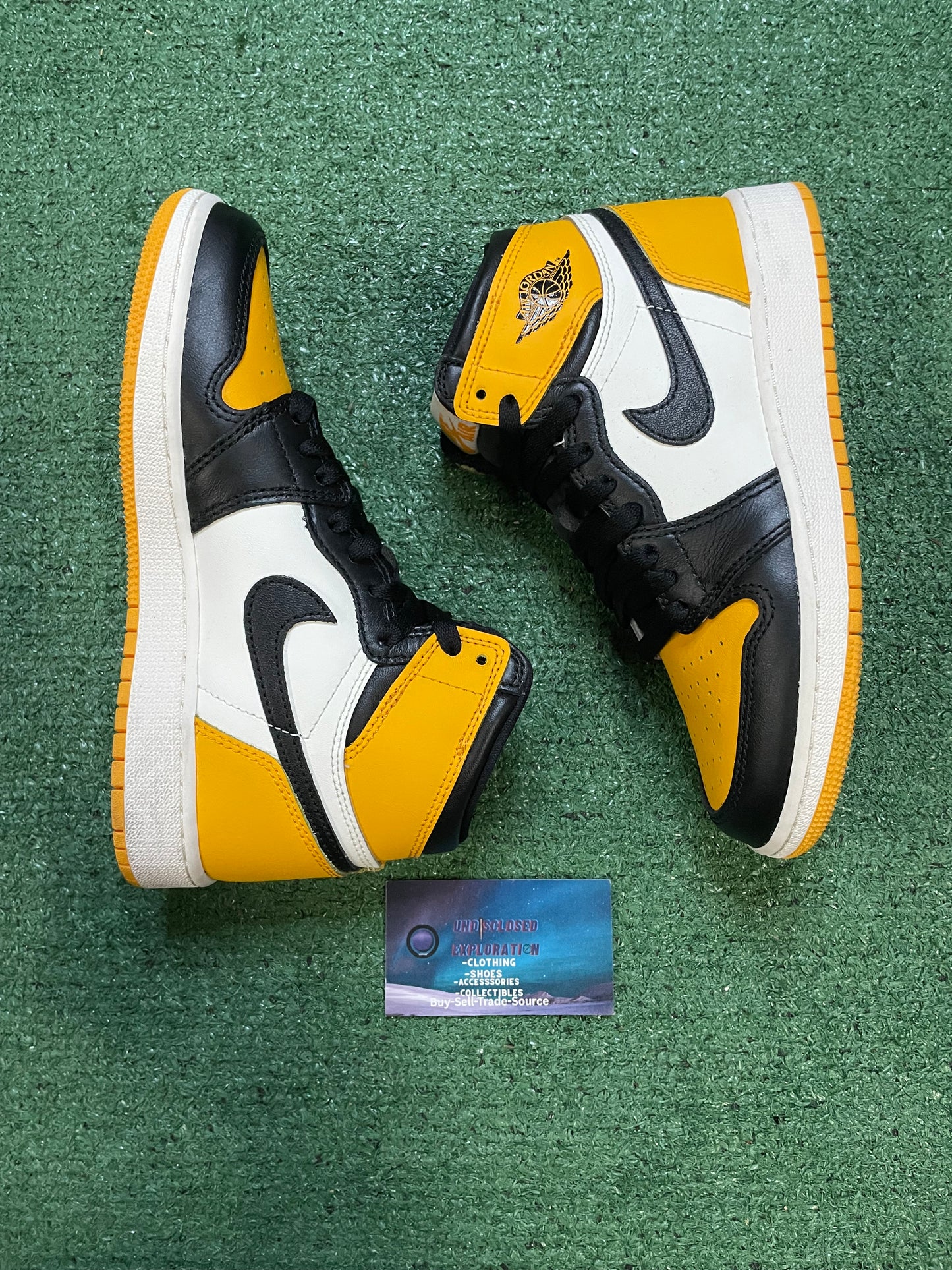 Nike Jordan 1 high yellow taxi size 4youth/5.5women