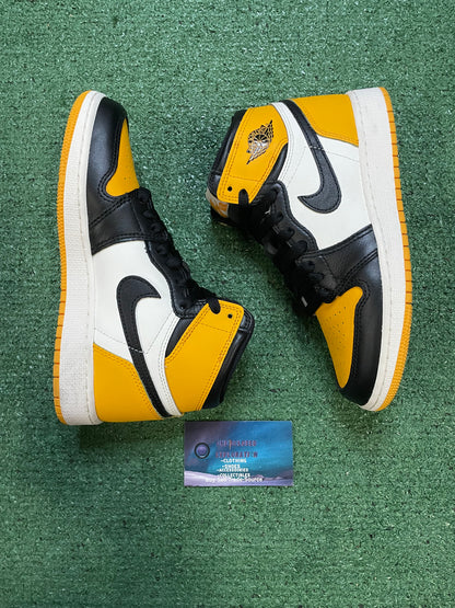 Nike Jordan 1 high yellow taxi size 4youth/5.5women