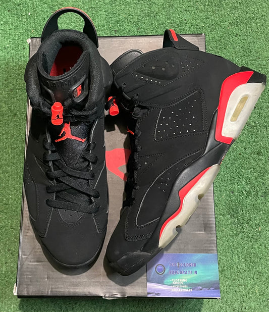 Jordan 6 Black infared 2019 size 10men/11.5women