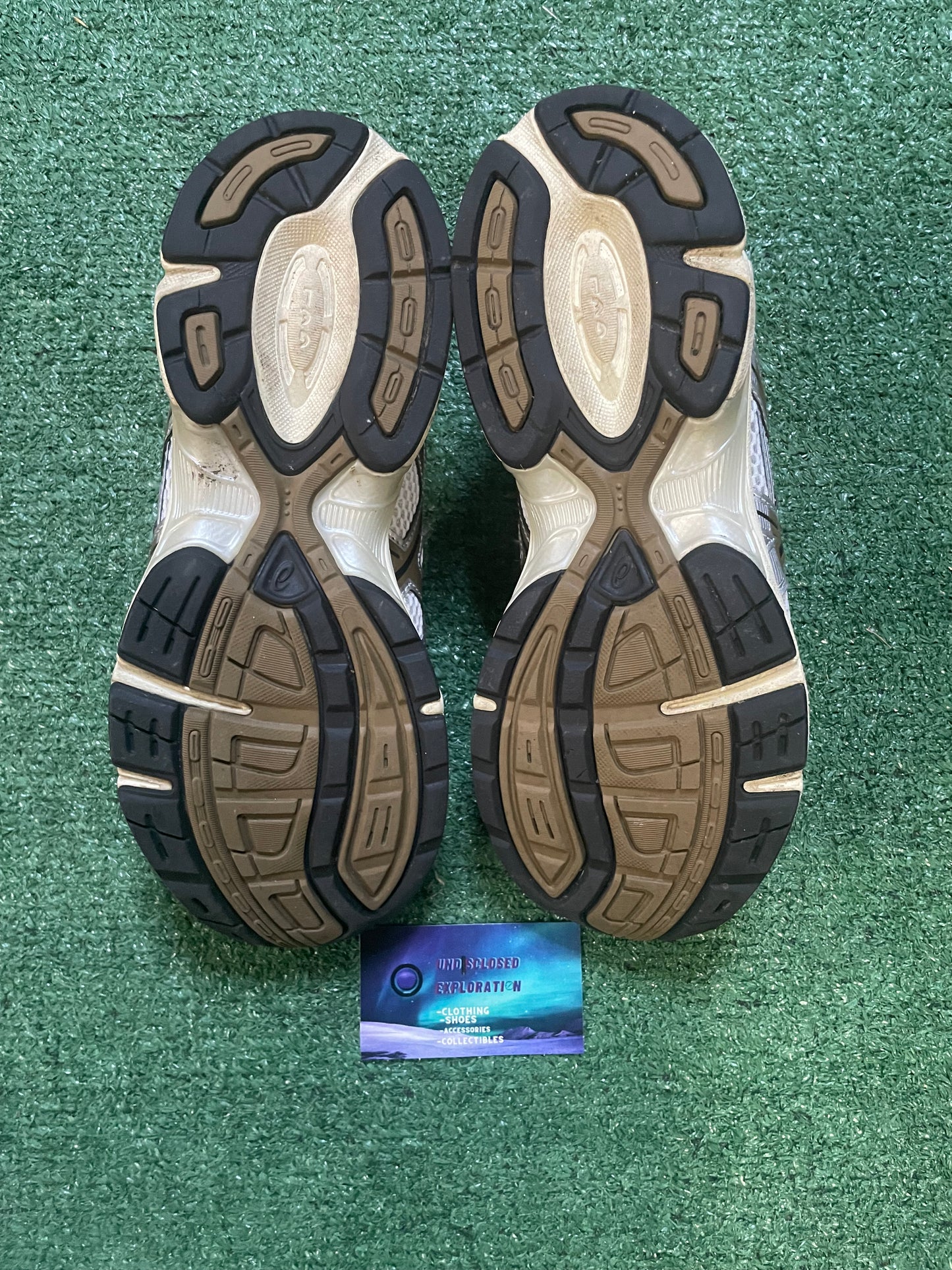 ASICS 1130 white clay canyon size 9men/10.5women