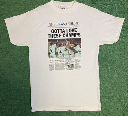 Vintage 1990s Seattle mariners newspaper tee