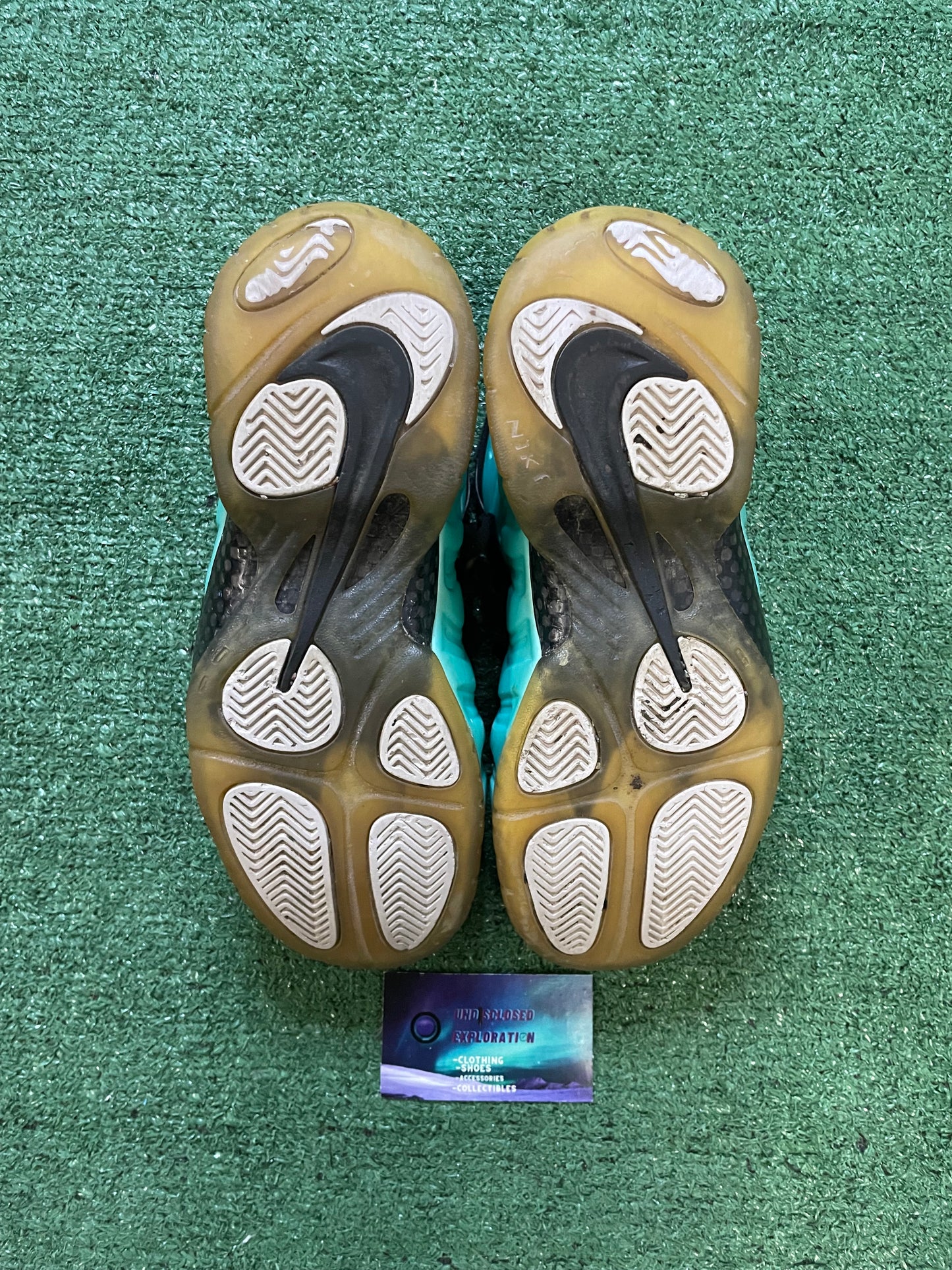 Nike Foamposite pro island green size 8men/9.5women