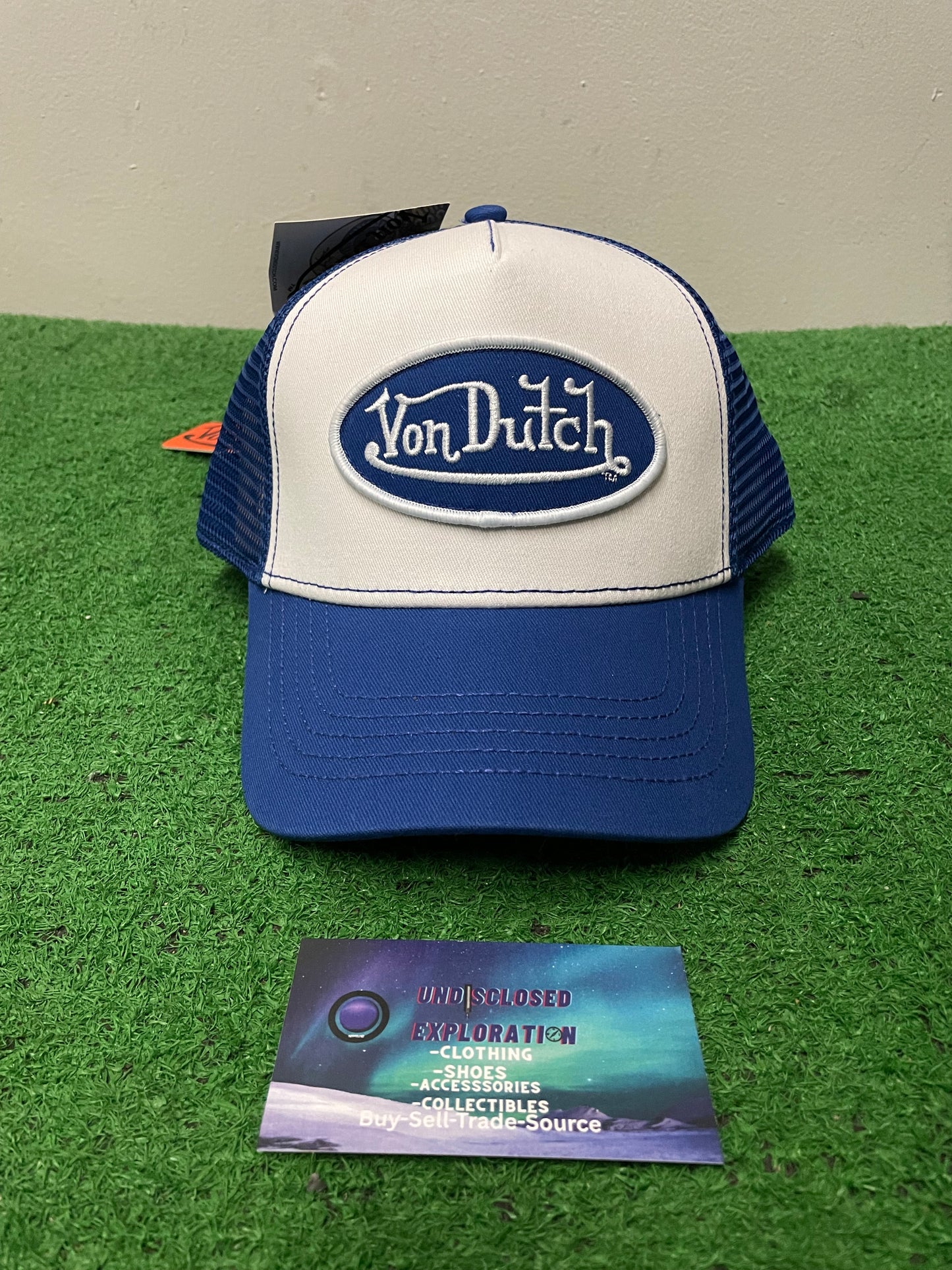 Von Dutch blue and white staple hat