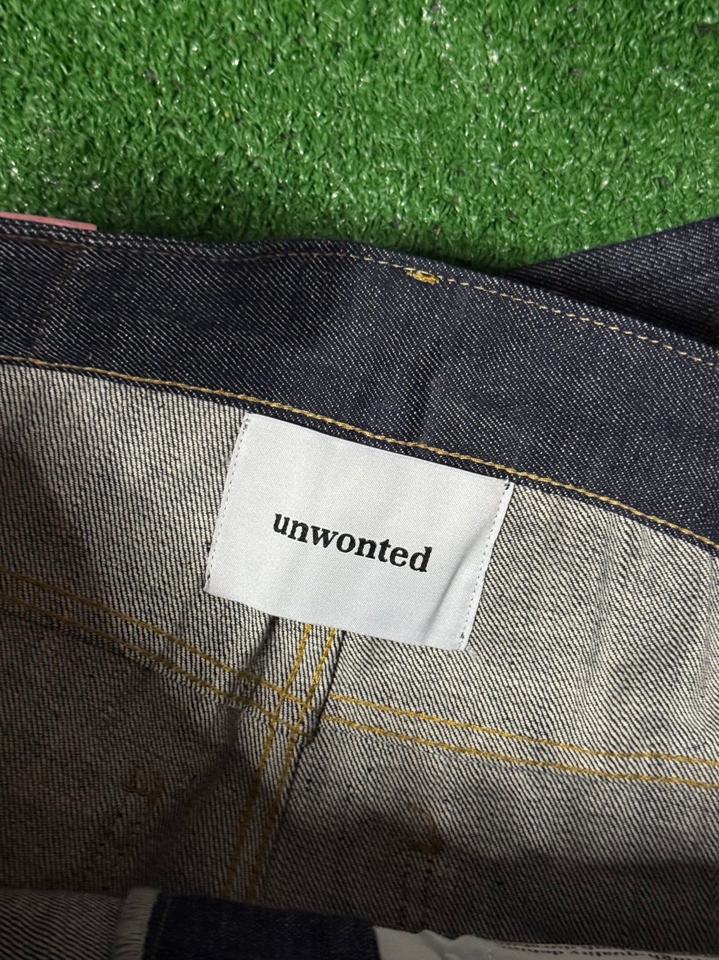 Unwonted Baggy Jeans