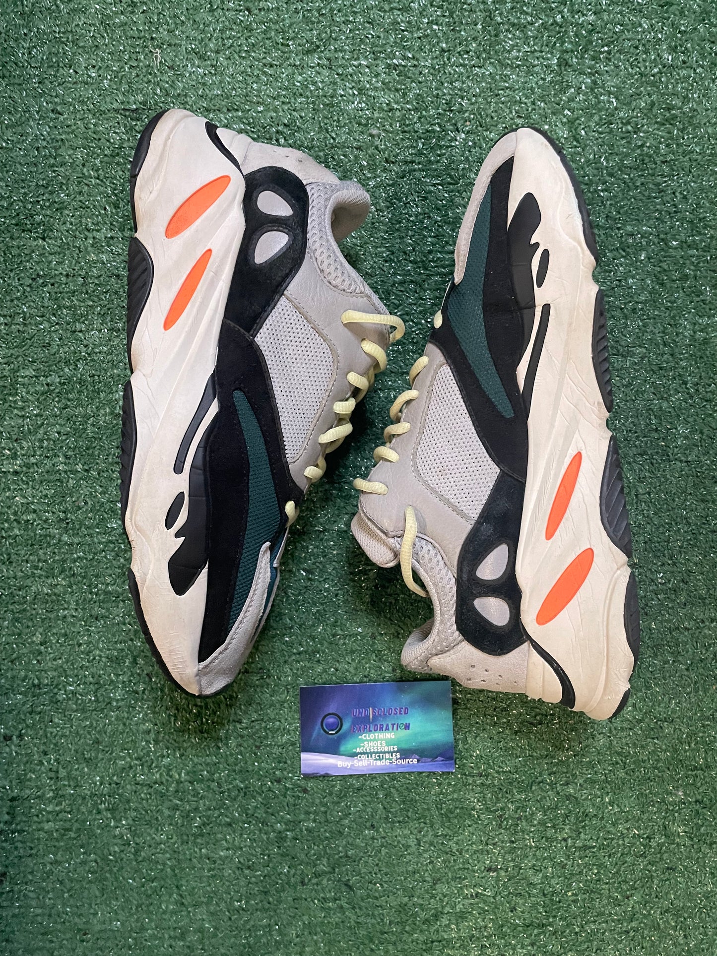 Adidas Yeezy wave runner 700 size 10men/11.5women