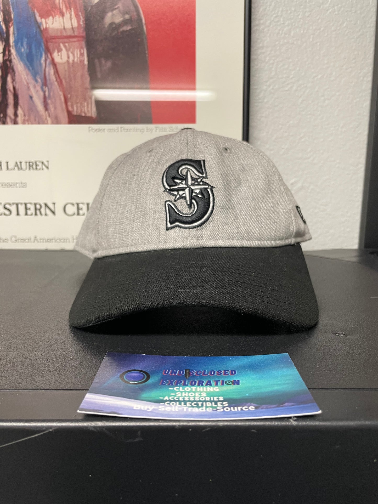 Seattle Mariners grey and black new era hat