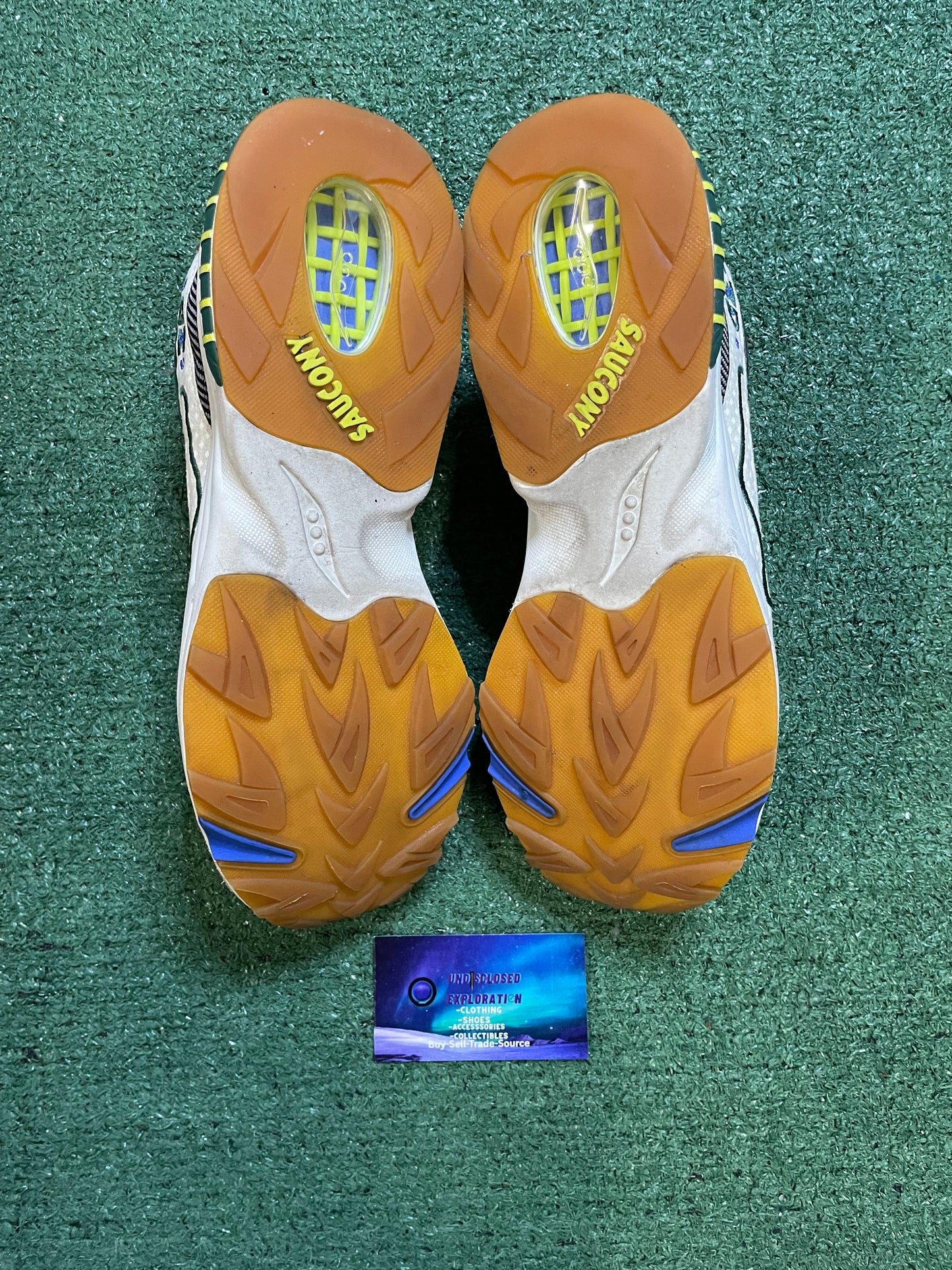 Saucony 3D hurricane grid bodega size 10men/11.5women