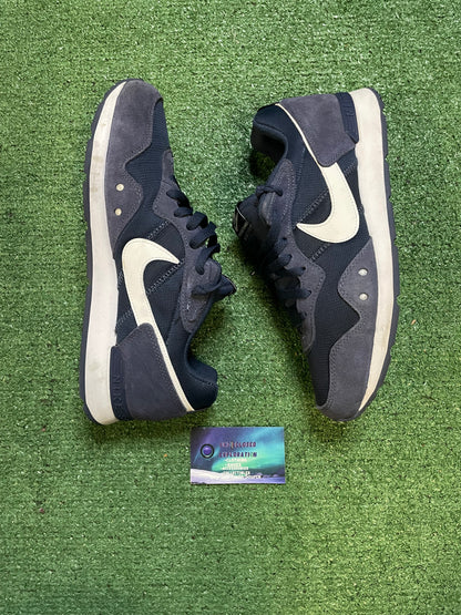 Nike venture runner midnight navy size 10men/11.5women